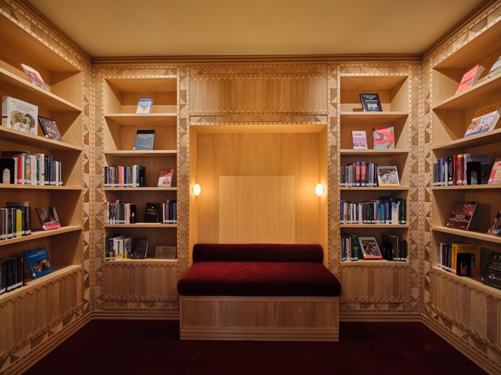 ADREA Equestrian Library &amp; Saddle Workshop от David/Nicolas, Абу-Даби 2025.