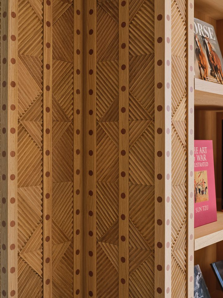 ADREA Equestrian Library &amp; Saddle Workshop от David/Nicolas, Абу-Даби 2025.