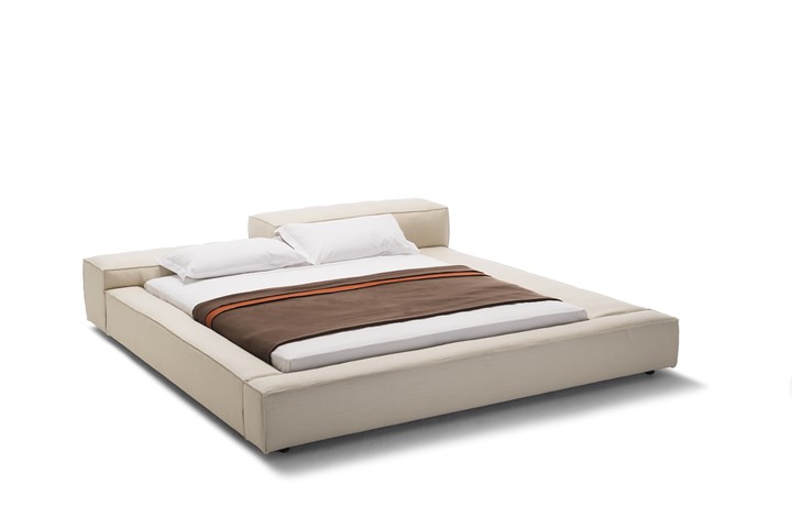 Кровать Extrasoft, спроектированная Пьеро Лиссони для Living Divani
