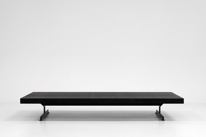 Журнальный стол-скамья Panca Left, дизайн Пьеро Лиссони