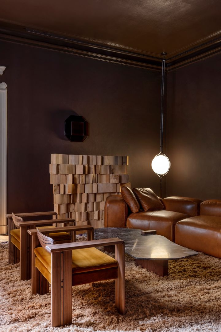 Каждая комната подчёркивает определённую цветовую палитру.