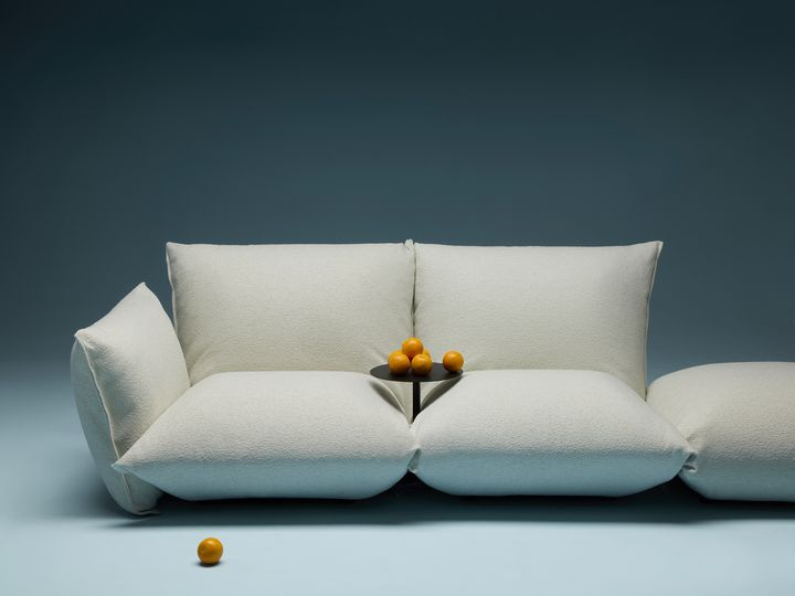 Диван Brezza Relax Indoor в текстильной обивке.