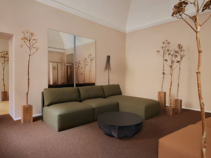 Инсталляция Atrio Calmo от Barbieri Magalini для laCividina. Фото: Luigi Fiano e Ardesia Coco