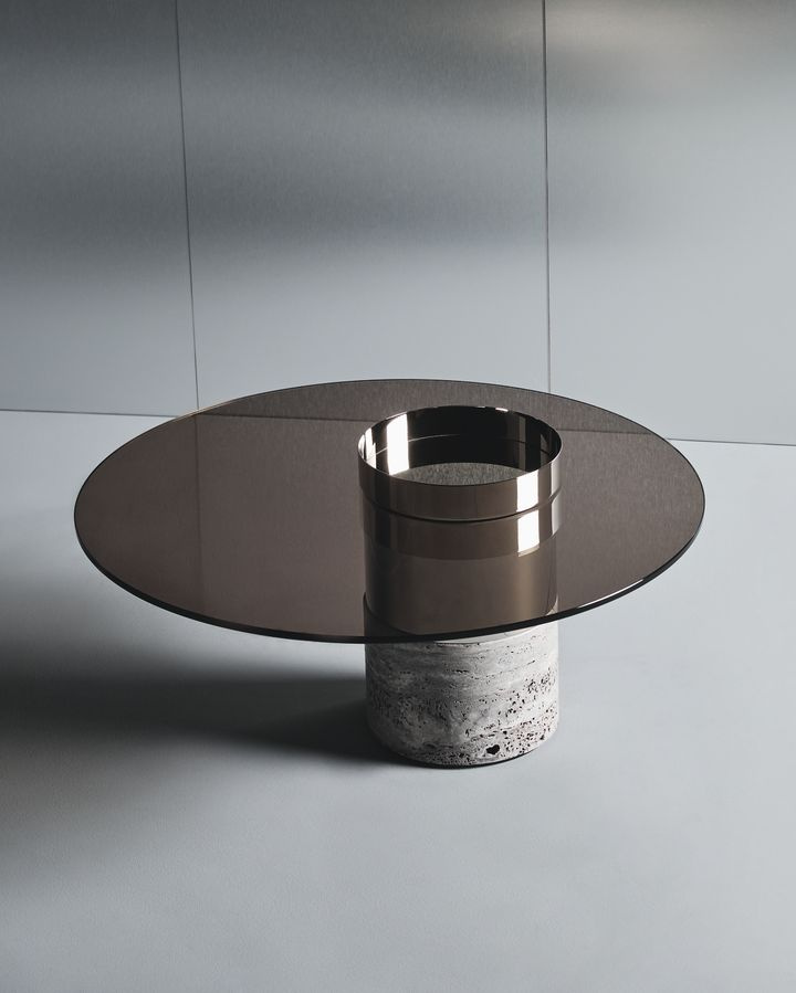 Стол Haumea, дизайн Массимо Кастанья, 2016. Фото: Carlotta Manaigo