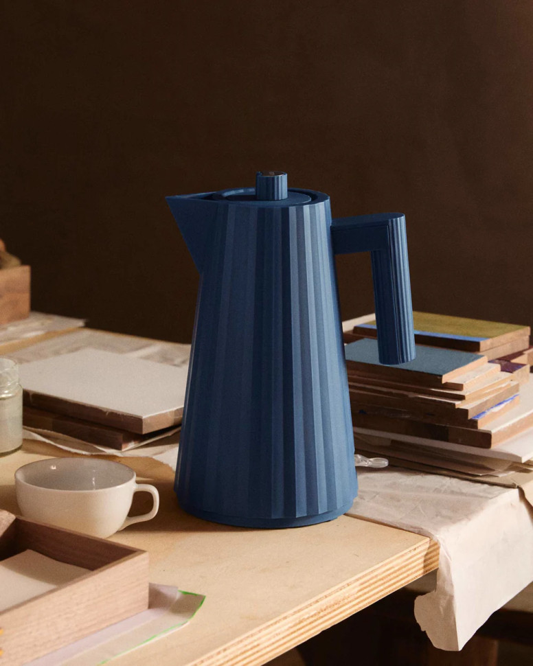 Чайник Alessi Plisse, 1,7 л, синий