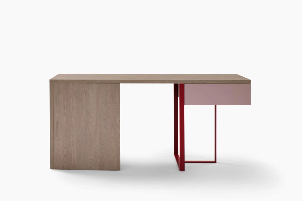 Письменный стол Novamobili Desk
