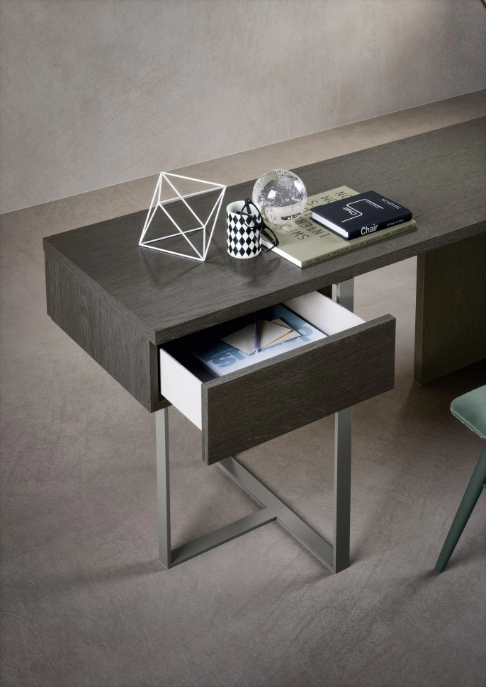 Письменный стол Novamobili Desk