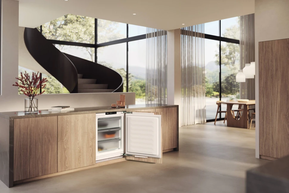 Морозильник Miele FNUS 7040 D