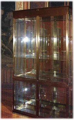 Витрина Mice Hermitage 2673