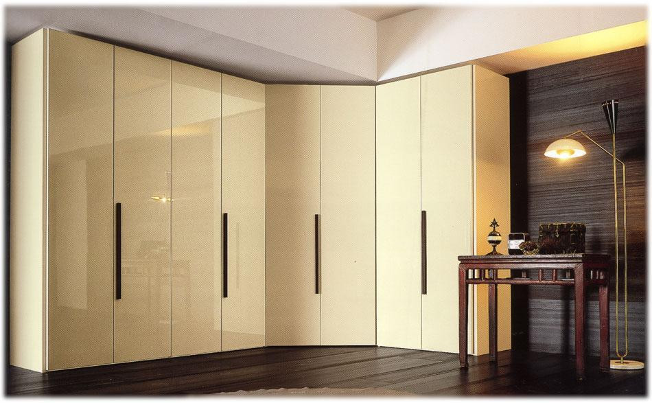 Шкаф с распашными дверями в прихожую до потолка современном стиле дизайн фото