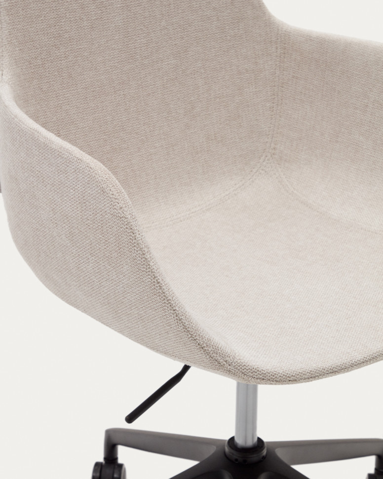 Рабочее кресло La Forma Tissiana 55 x 68 x h77 см, бежевое, с алюминиевыми ножками в чёрной матовой отделке