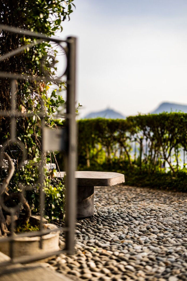 Журнальный столик Baxter Bao