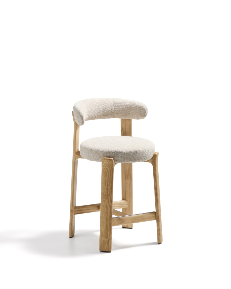 Полубарный стул La Forma Granite 53 x 52 x h90 см, из бежевого шенилла и ясеня, высота сиденья 65 см