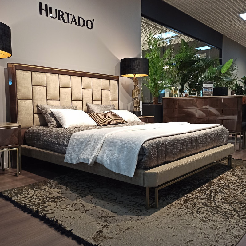 Кровать Hurtado Bond 211 x 220 x 139h nc86021