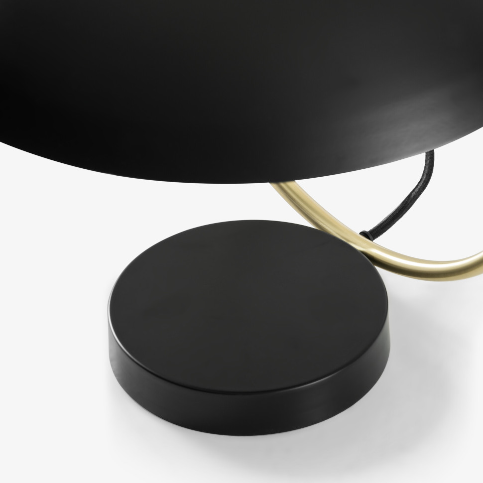 Настольная лампа Ligne Roset Tangent - материал