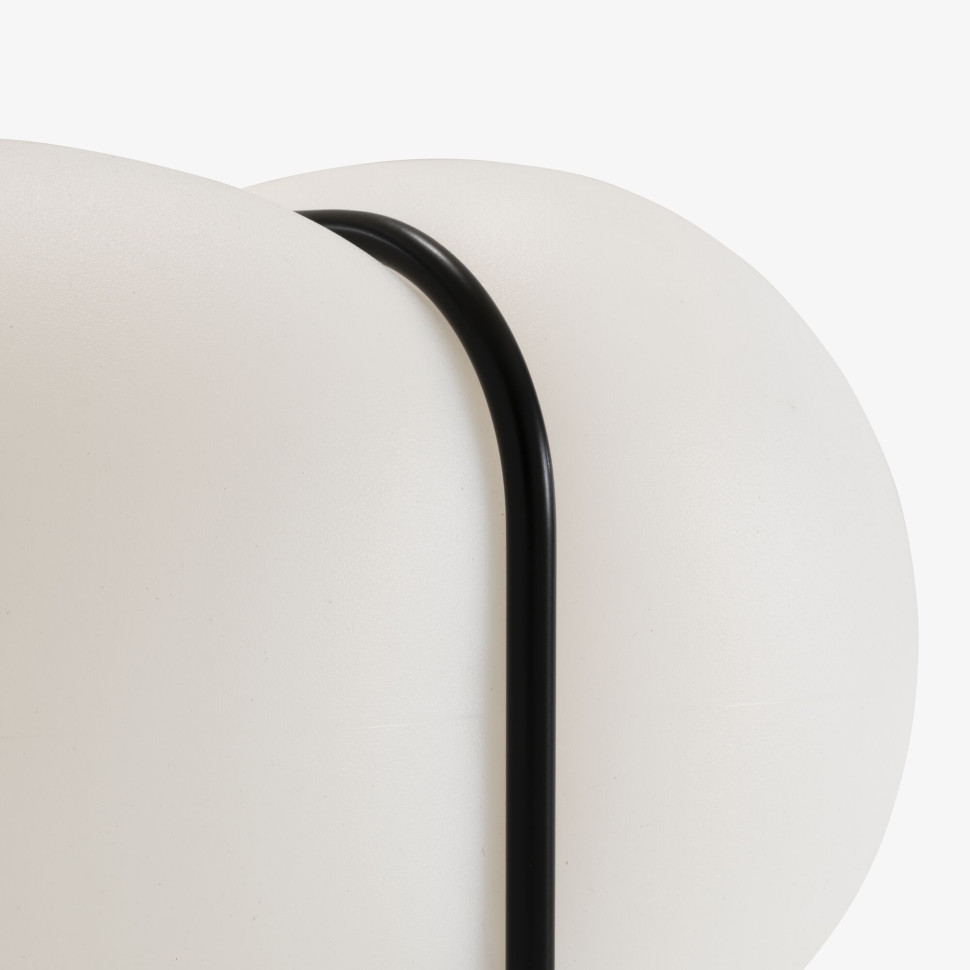 Настольная лампа Ligne Roset Trèfle de lumière - материал