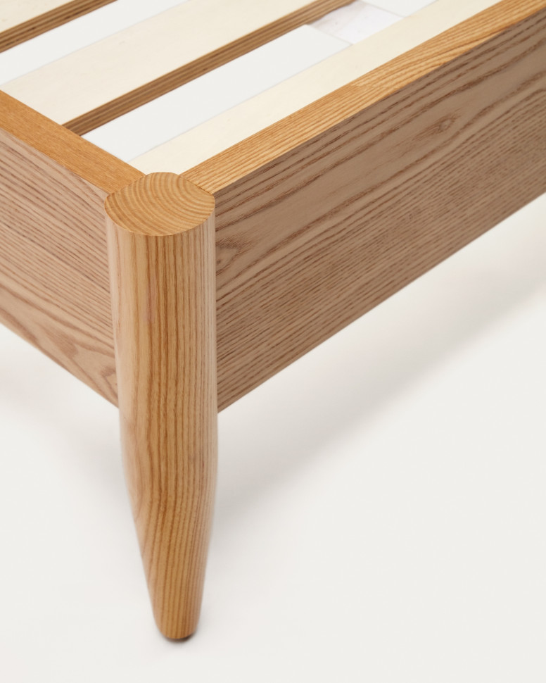 Кровать La Forma Octavia 160 x 200 см, ясеневая фанера, белое мягкое изголовье