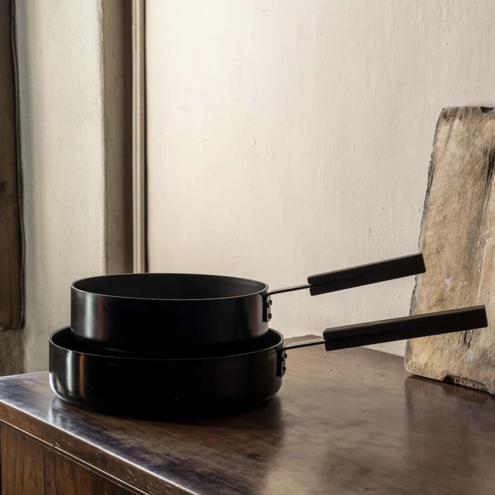 Сотейник KNIndustrie BLACK, 1.5 л, алюминий с антипригарным покрытием, ручка из дерева венге