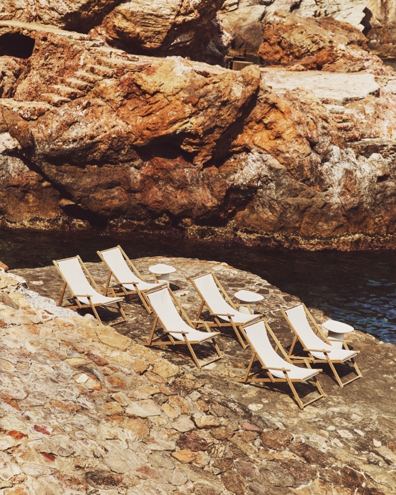 Кресло складное La Forma Vilara 65 x 123,5 x h89 см, из акации и белого текстиля