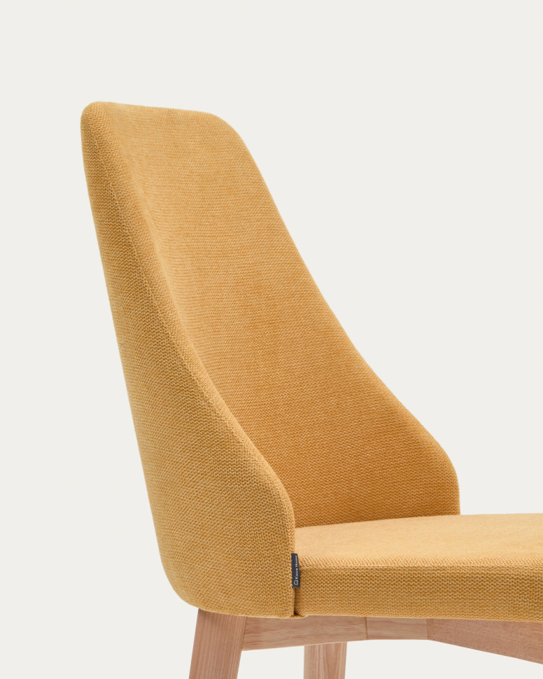 Стул La Forma Rosie 48 x 56 x h88 см, из горчичной синели с ножками из массива ясеня