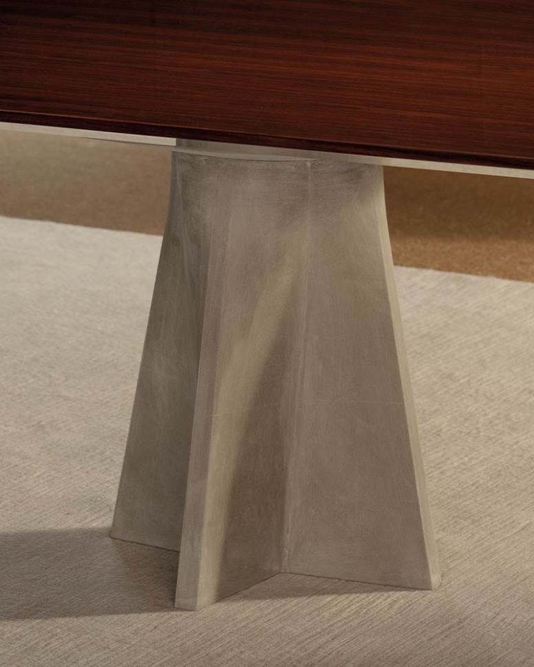 Стол Minotti Brutalist - материал