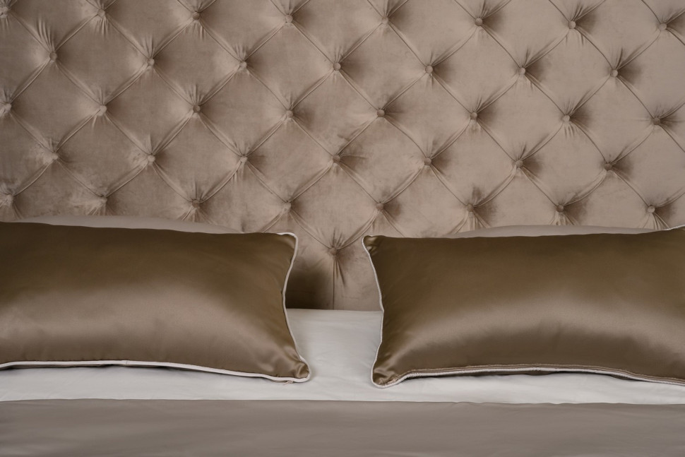 Кровать с решёткой Fratelli Barri Selection 201 x 220,6 x h150,2 см, бежевый велюр - фото товара