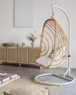 Подвесное кресло La Forma Ekaterina 105 x 105 x h197 см, ротанг, бежевое, на светло-серой подставке