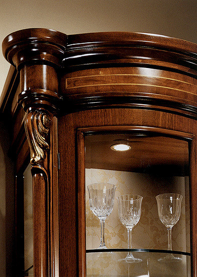 Витрина Antonelli moravio Pitti 6