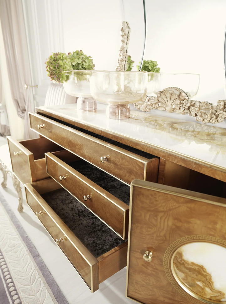 Буфет Jumbo Collection La grande dame