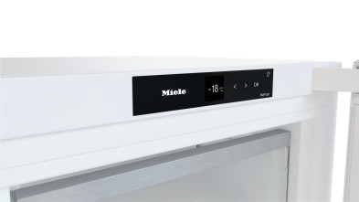 Морозильник Miele FN 4322 C