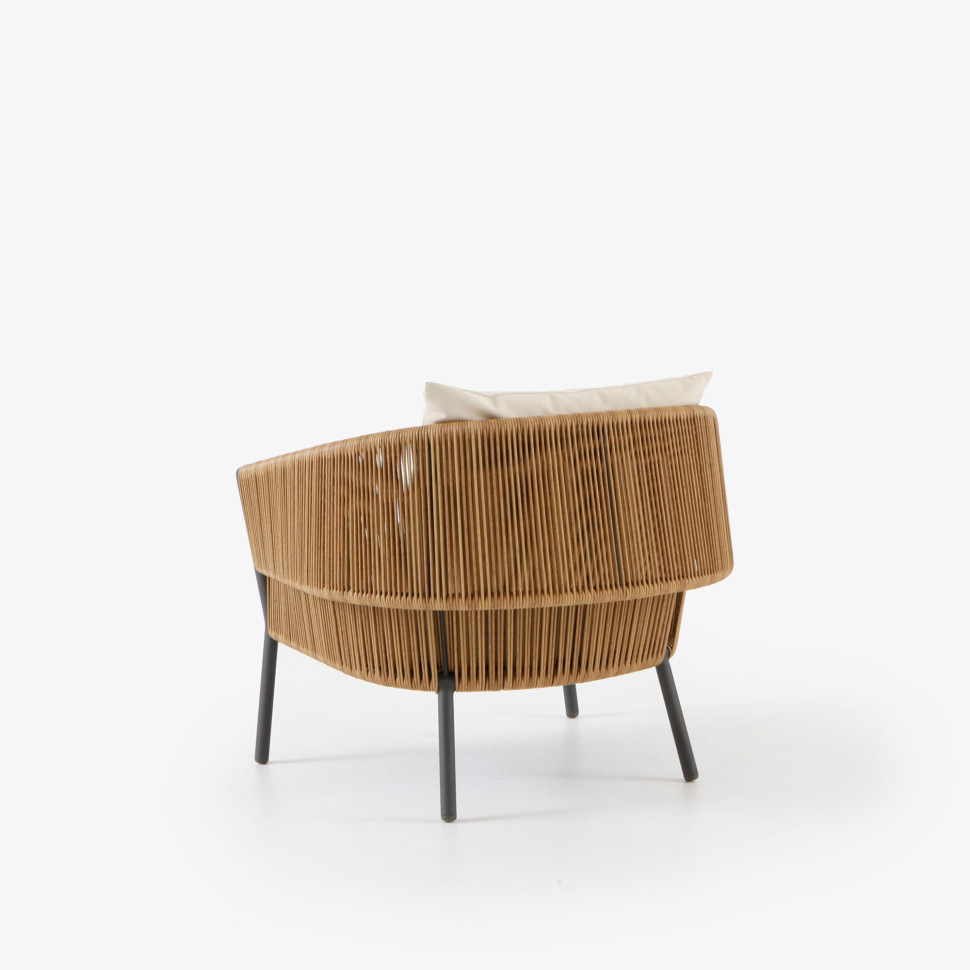 Кресло Ligne Roset Lapel