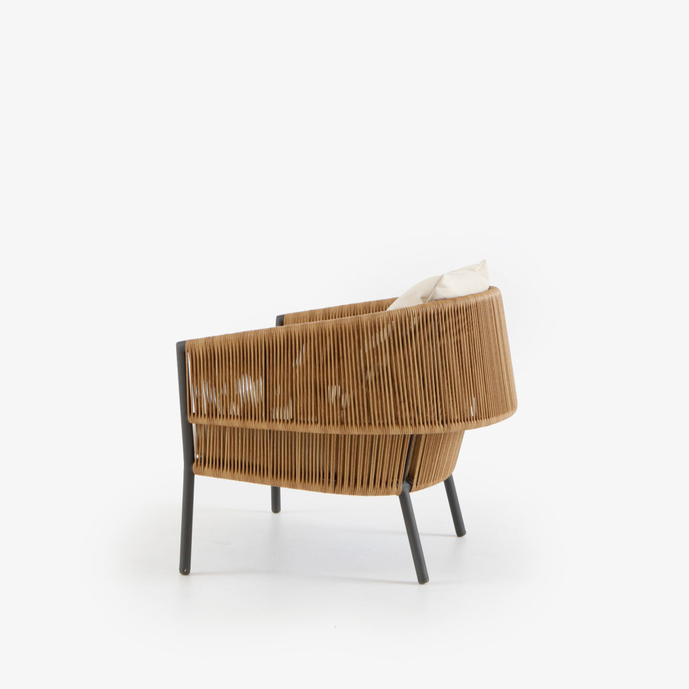 Кресло Ligne Roset Lapel