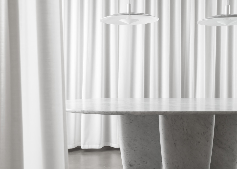 Стол Ligne Roset Camma - фото товара