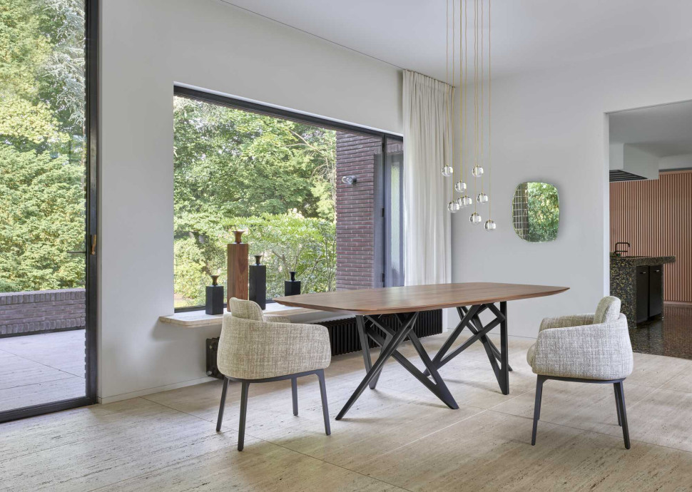 Стол Ligne Roset Ennéa - стиль