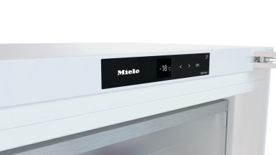 Морозильник Miele FN 4778 C