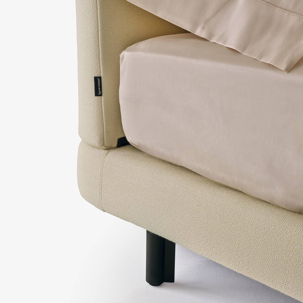 Кровать Ligne Roset Evisa - материал