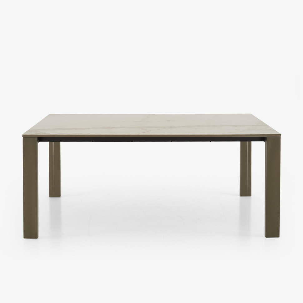 Стол Ligne Roset Naïa