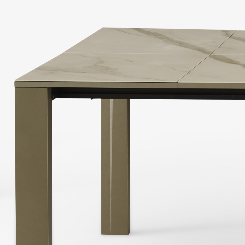 Стол Ligne Roset Naïa