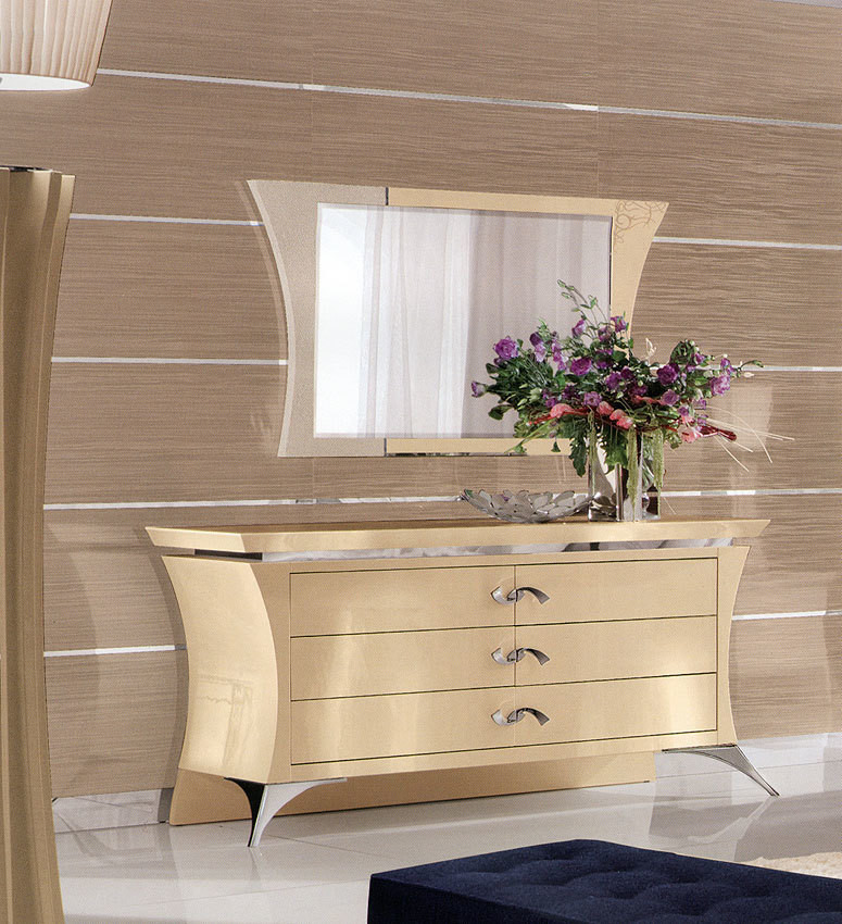 Комод Redeco Charme 324