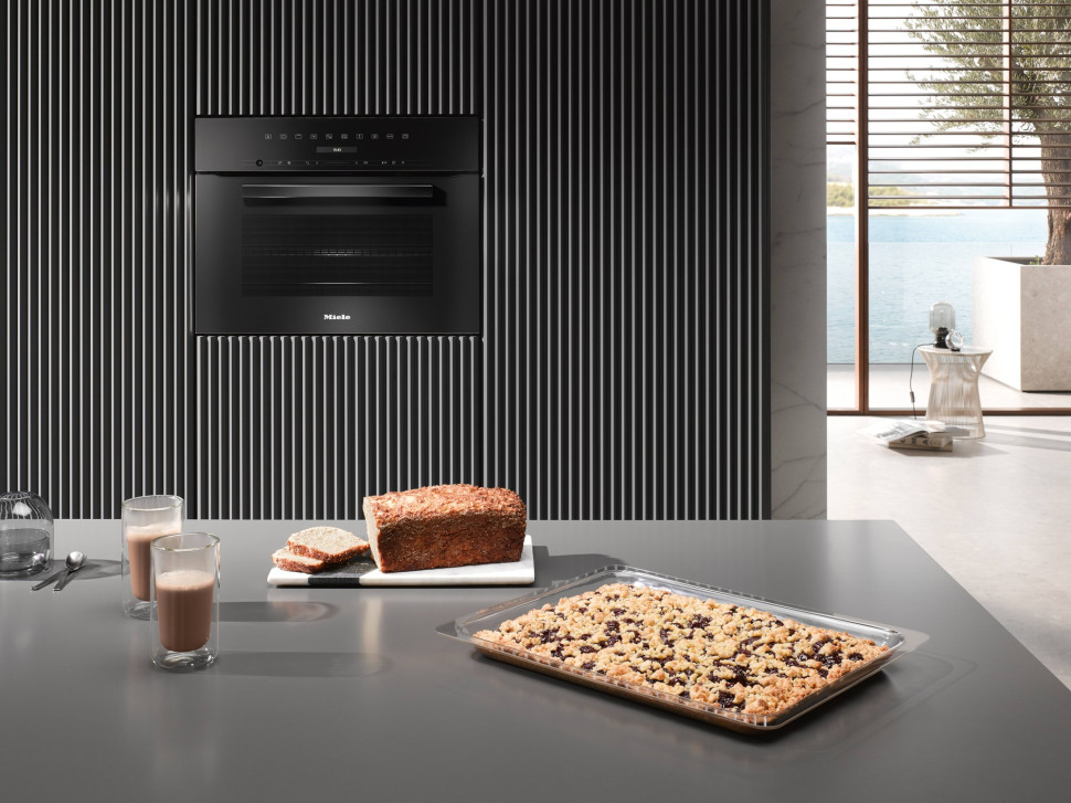 Духовой шкаф Miele H 7240 BM