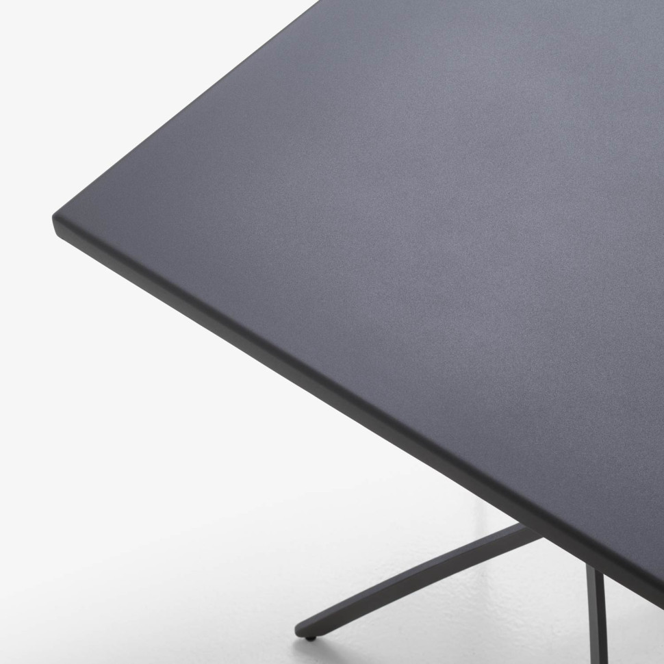 Стол Ligne Roset Noomi