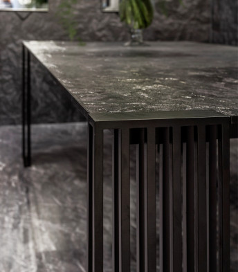 Стол в столовую Minotti The black attitude Xy-200