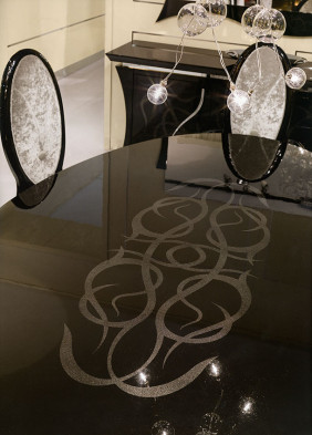 Стол в столовую Redeco Charme 1095