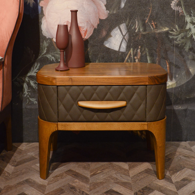 Прикроватная тумбочка Tiffany Tonin Casa Modern 62 x 40 x 50h nc57104