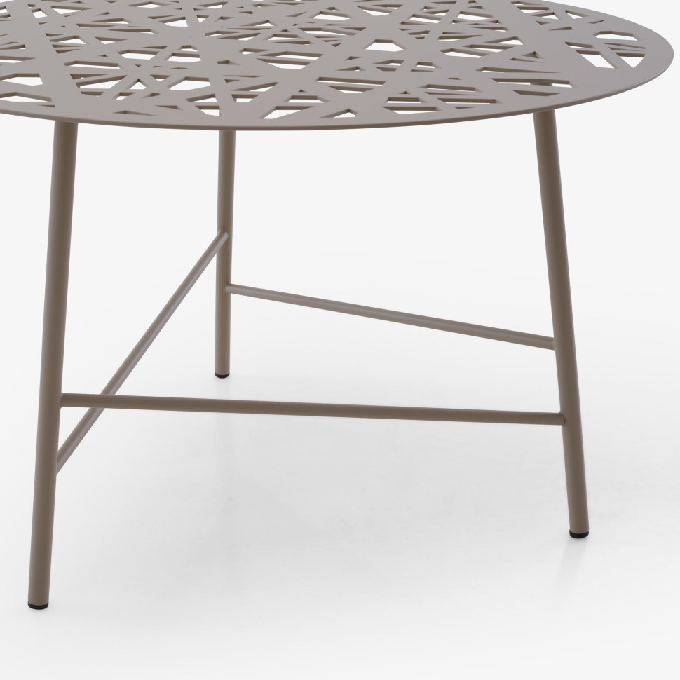Журнальный стол Ligne Roset Ezou - материал