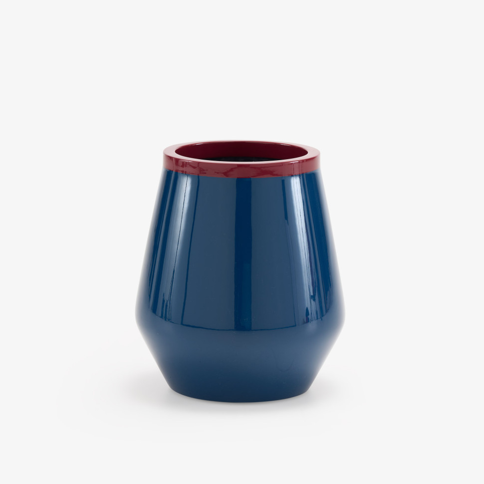 Ваза Ligne Roset Hella - материал